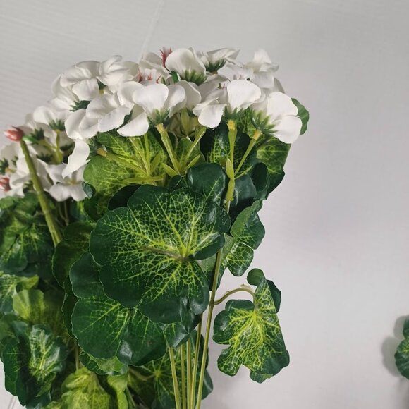 Mini Geraniums Artificial Faux Flowers -White -Set Of 4 -NEW -Floral Decoration - Picture 7 of 11